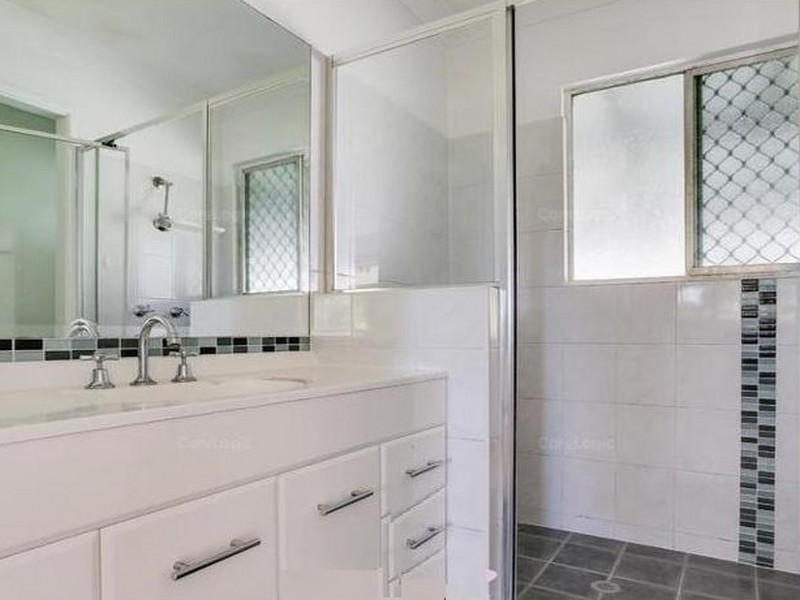 6 Sandra Street, Kingston QLD 4114