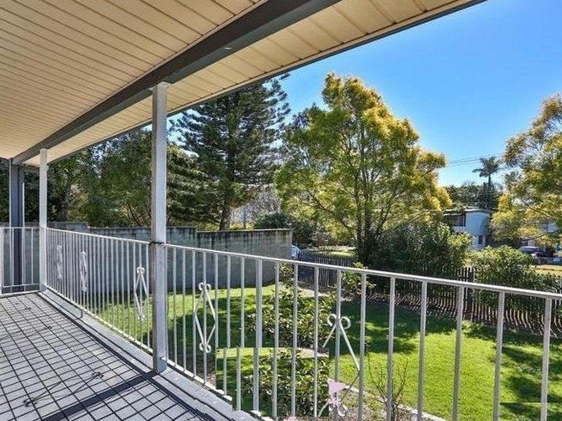 6 Sandra Street, Kingston QLD 4114