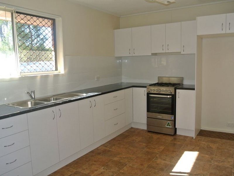 70 Jacaranda Ave, Logan Central QLD 4114