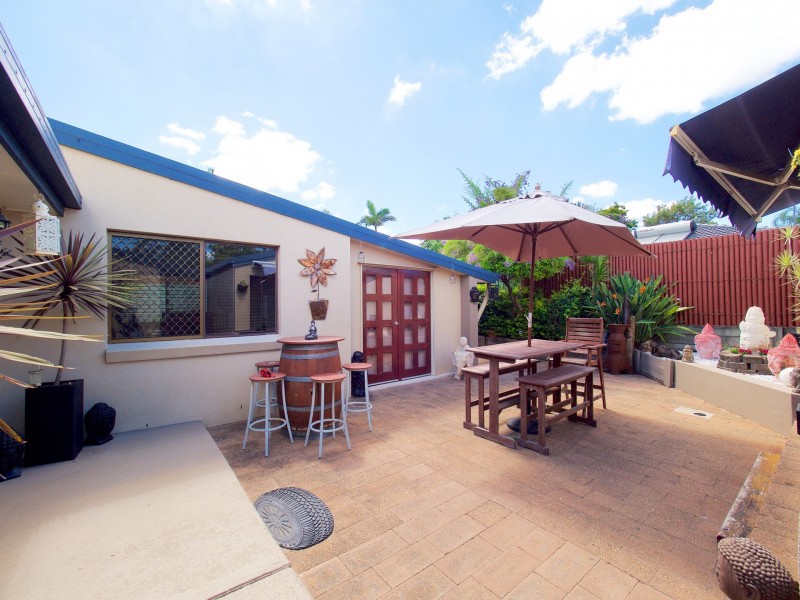 90 Barbaralla Drive, Springwood QLD 4127