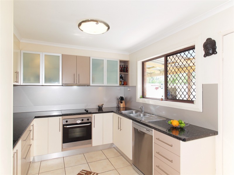 90 Barbaralla Drive, Springwood QLD 4127