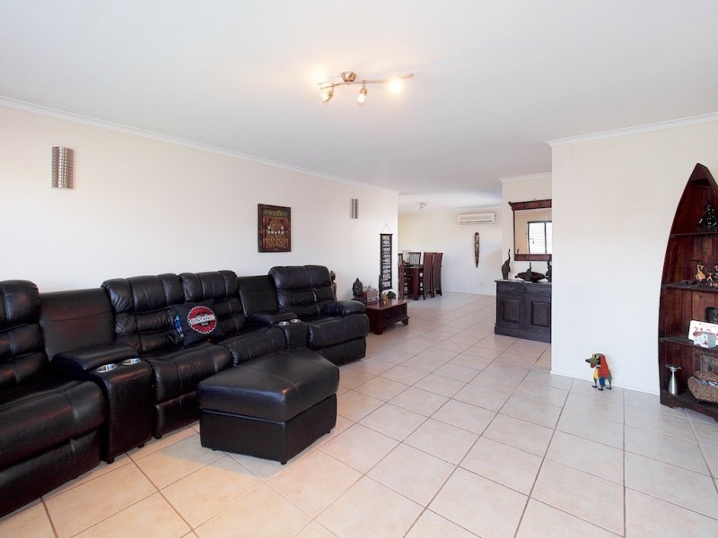 90 Barbaralla Drive, Springwood QLD 4127