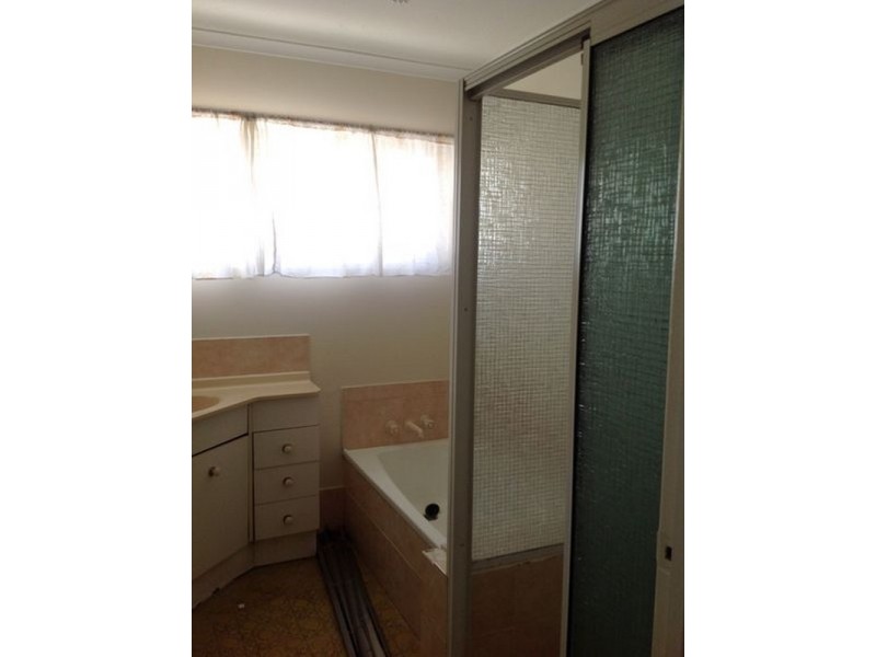 18 Rowan Street, Slacks Creek QLD 4127