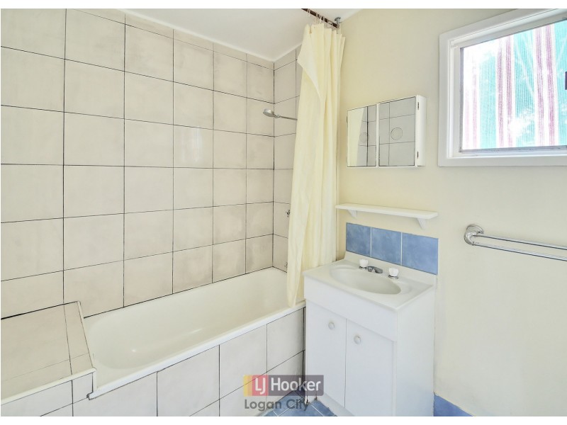 7 Palm Avenue, Kingston QLD 4114