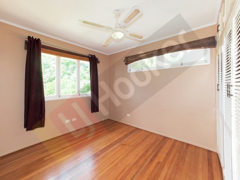 7 Woodrose Street, Kingston QLD 4114