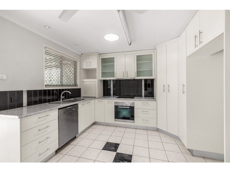 28 Eridani Ave, Kingston QLD 4114