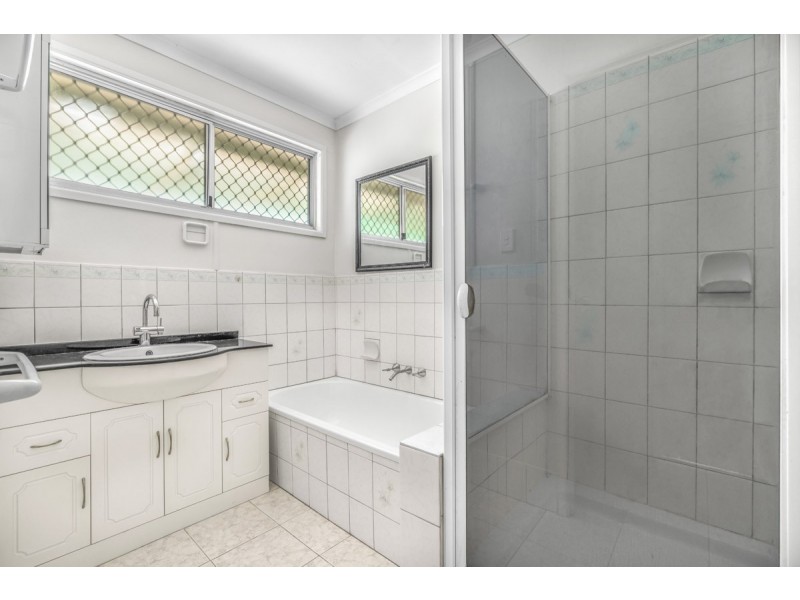 28 Eridani Ave, Kingston QLD 4114