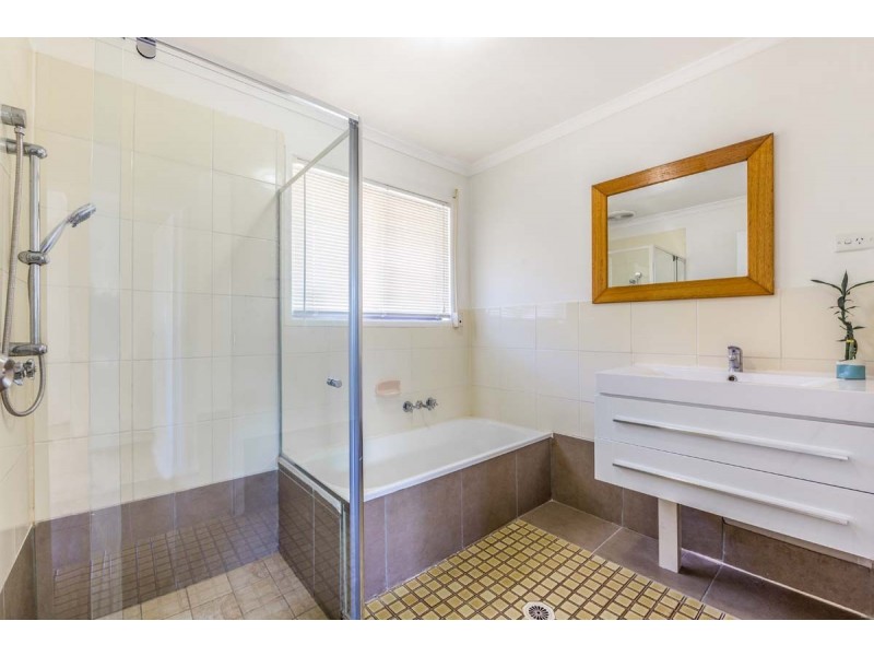 6 Polaris Ave, Kingston QLD 4114