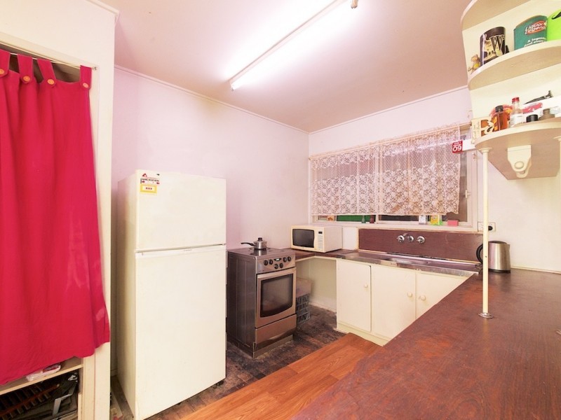 23 Winifred St, Kingston QLD 4114