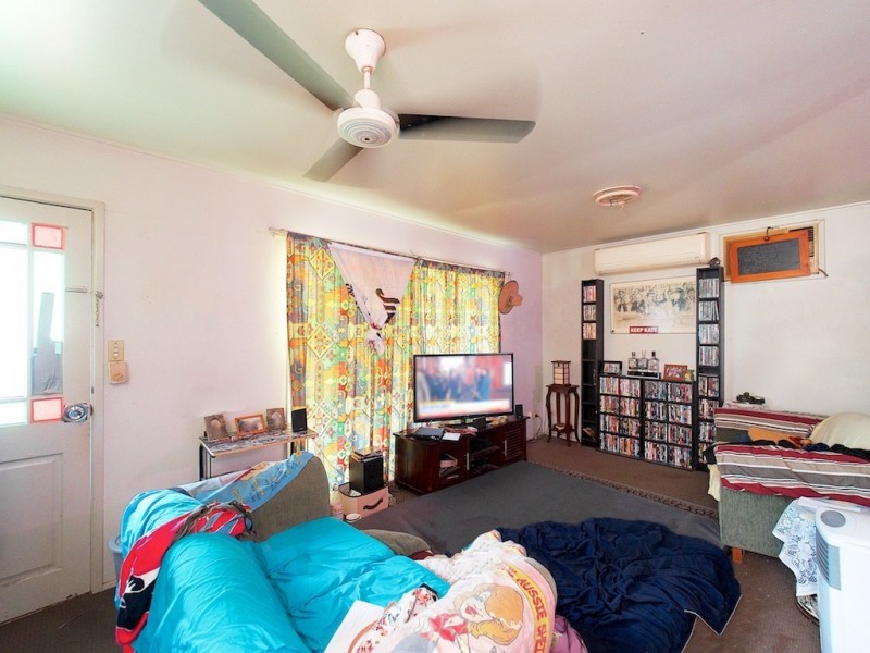 23 Winifred St, Kingston QLD 4114