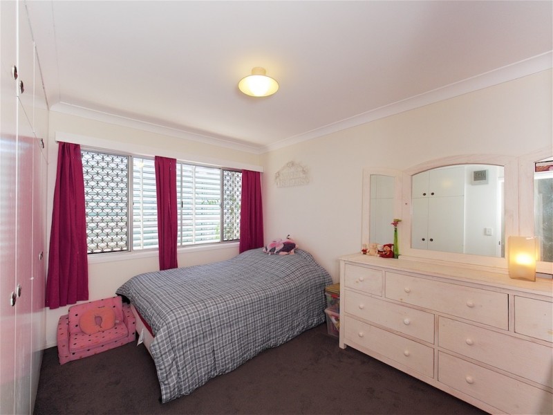 24 Blackton St, Logan Central QLD 4114