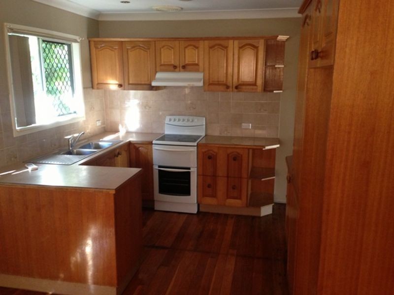 35 Pine Drive, Woodridge QLD 4114