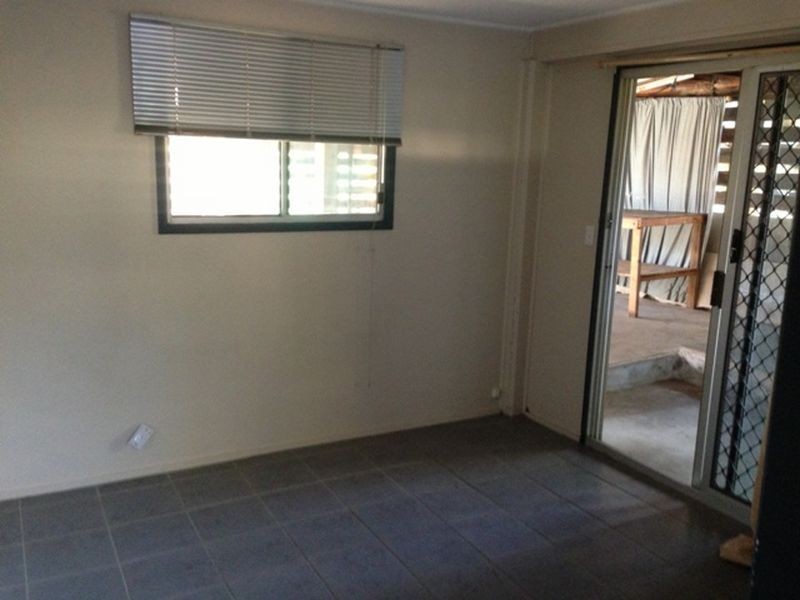 35 Pine Drive, Woodridge QLD 4114