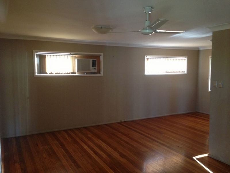 35 Pine Drive, Woodridge QLD 4114