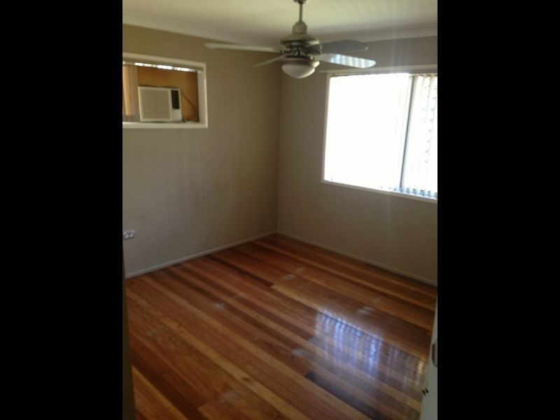 35 Pine Drive, Woodridge QLD 4114