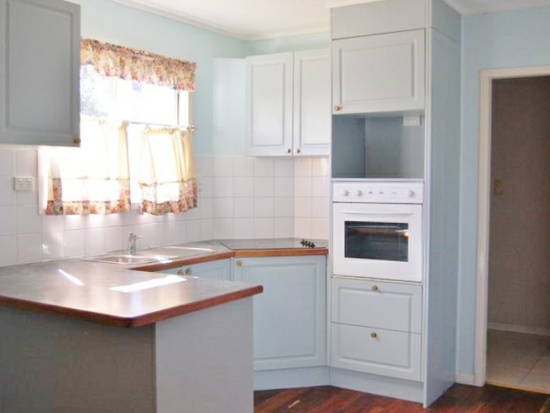 138 Railway Pde, Woodridge QLD 4114