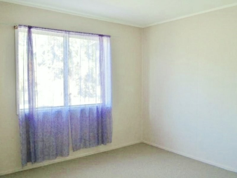 138 Railway Pde, Woodridge QLD 4114