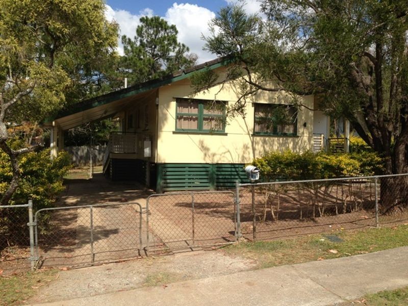 4 Arthur Street, Woodridge QLD 4114