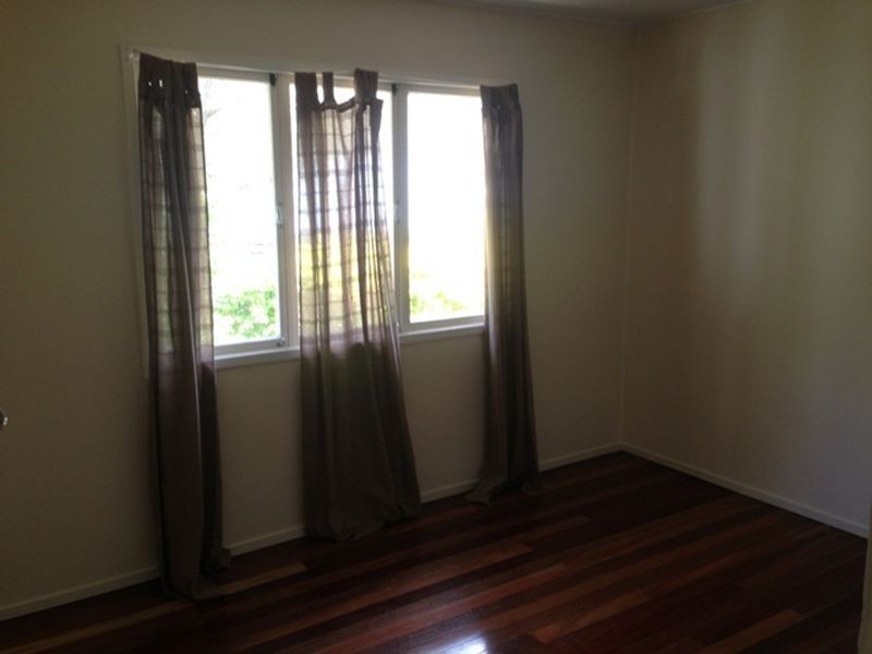 4 Arthur Street, Woodridge QLD 4114
