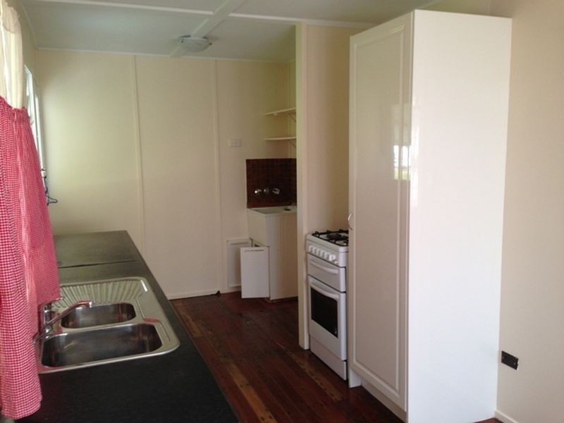 4 Arthur Street, Woodridge QLD 4114