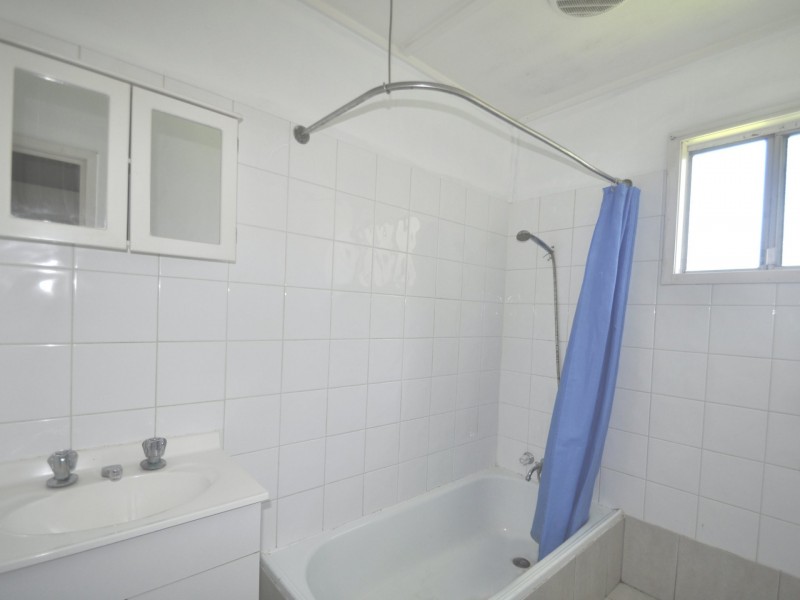 138 Railway Parade, Woodridge QLD 4114