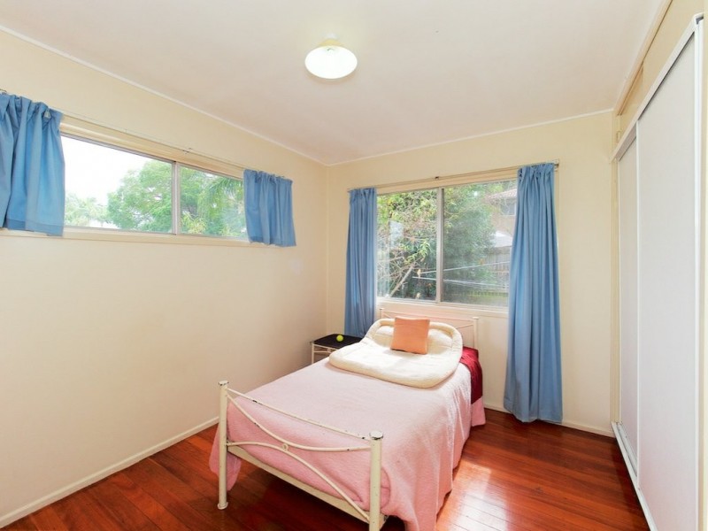 3 Leonard Street, Kingston QLD 4114