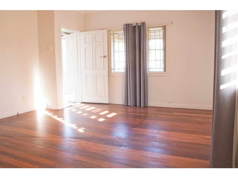 82 London Street, Eight Mile Plains QLD 4113