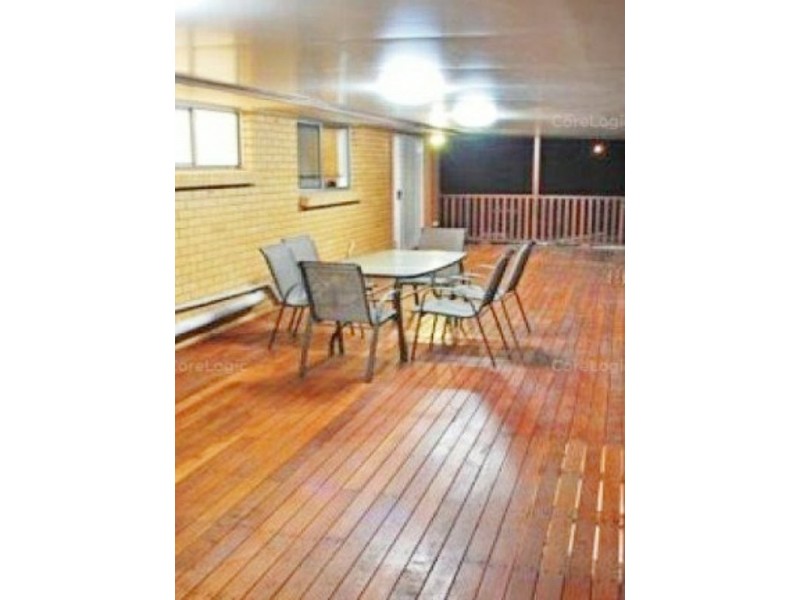 19 Laver Street, Macgregor QLD 4109