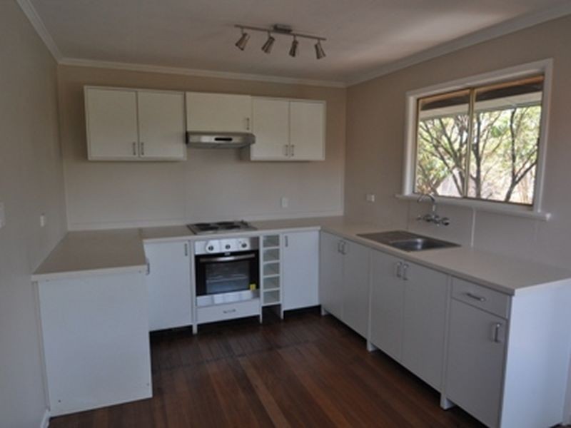 102 Jacaranda Avenue, Logan Central QLD 4114