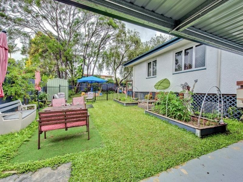 8 Avoca Street, Woodridge QLD 4114
