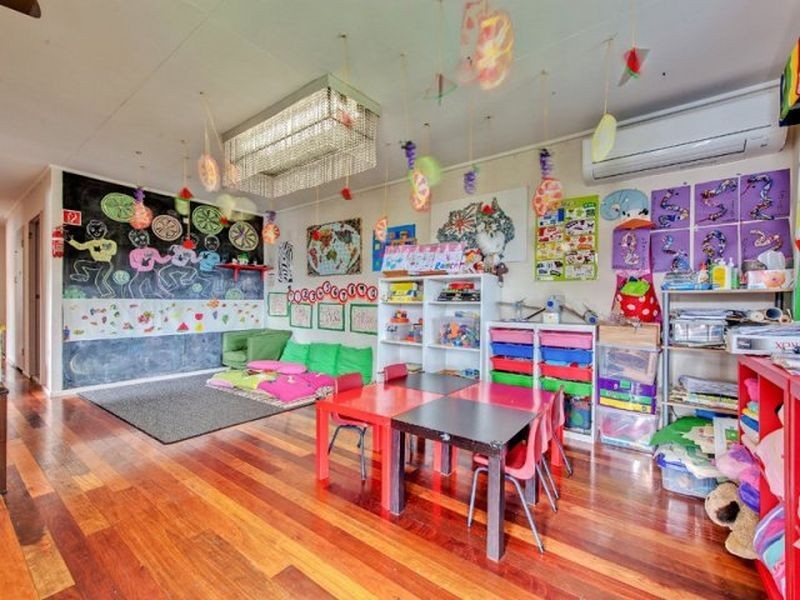 8 Avoca Street, Woodridge QLD 4114