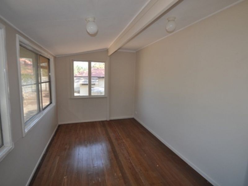 102 Jacaranda Avenue, Logan Central QLD 4114