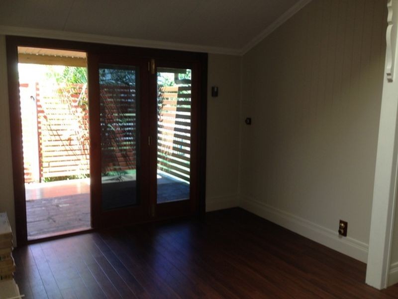 55 Laughlin Street, Kingston QLD 4114