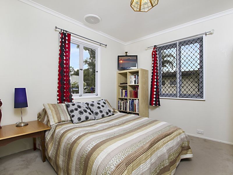 32 Bruce Road, Woodridge QLD 4114