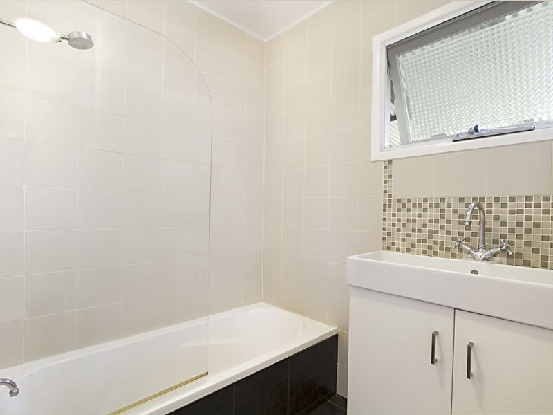 32 Bruce Road, Woodridge QLD 4114