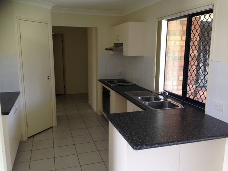 4 Broadway Avenue, Marsden QLD 4132