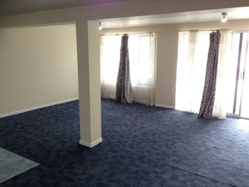 154 North Road, Woodridge QLD 4114