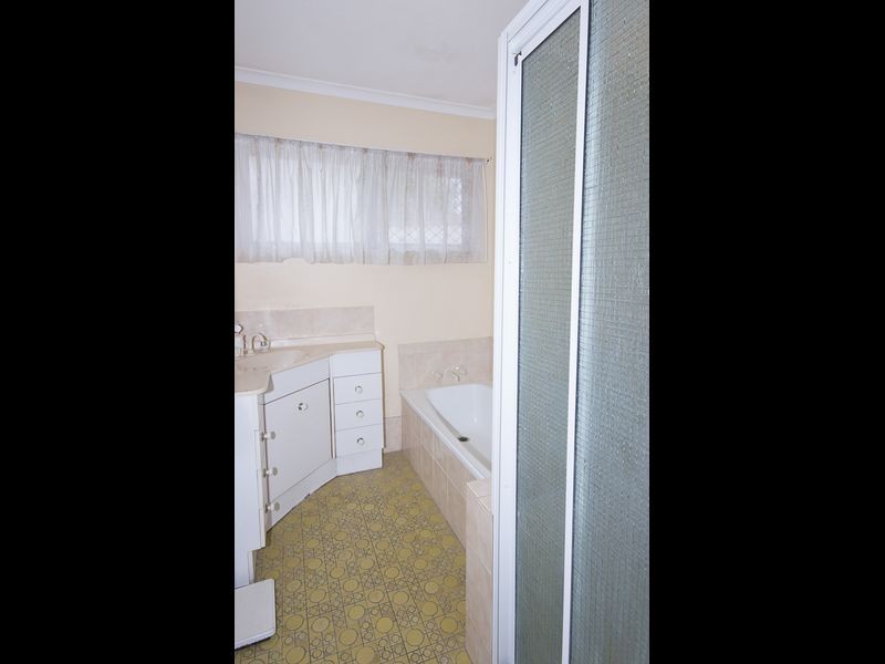 18 Rowan Street, Slacks Creek QLD 4127