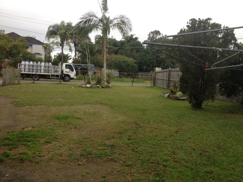 16 Garfield Rd, Woodridge QLD 4114