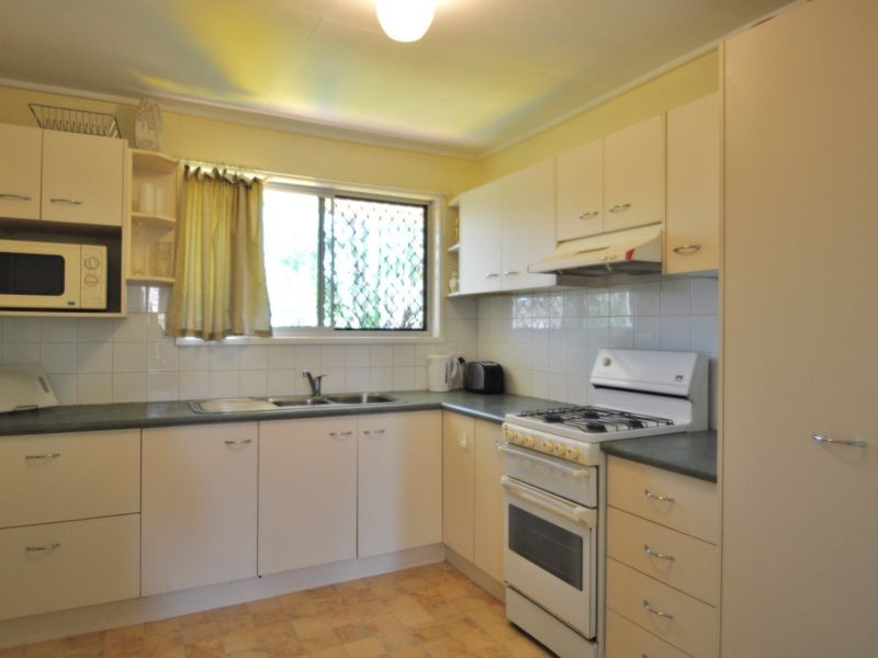 18 Yugumbri Crescent, Logan Central QLD 4114