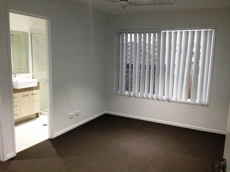 19 Ravensbourne Circuit, Waterford QLD 4133