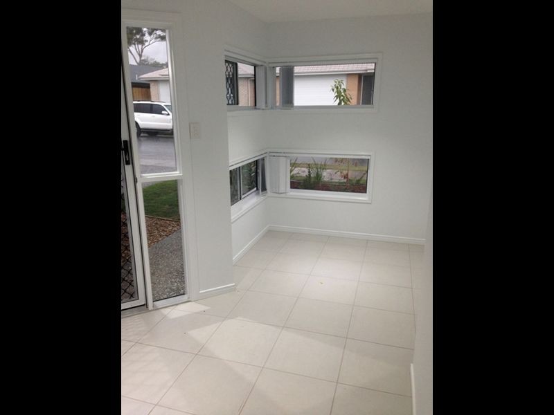 19 Ravensbourne Circuit, Waterford QLD 4133