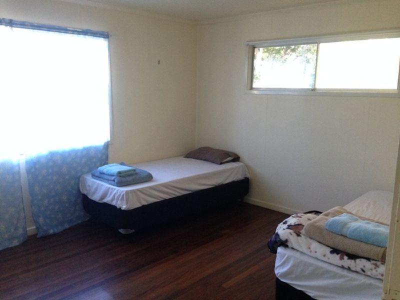 6 Perth Street, Kingston QLD 4114