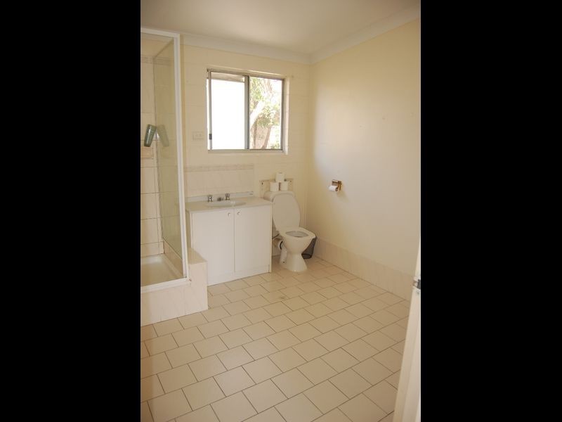 1/12 Defiance Road, Logan Central QLD 4114