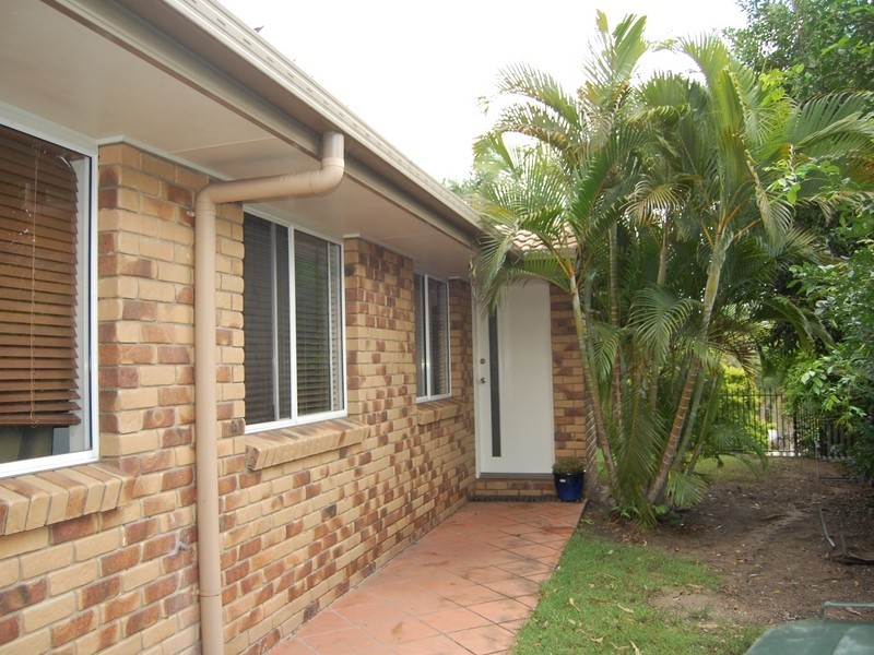 35 Leighton Drive, Edens Landing QLD 4207