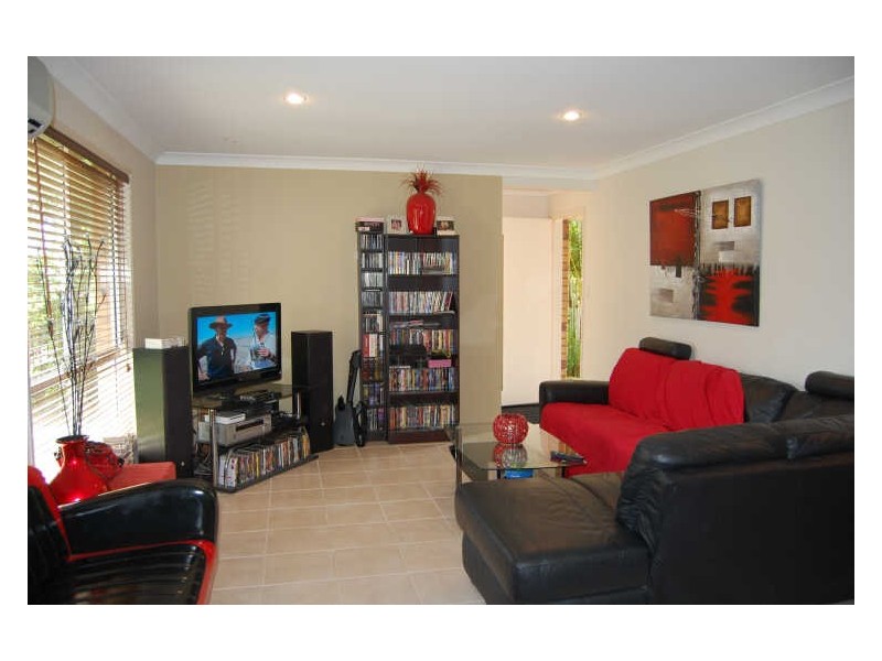 35 Leighton Drive, Edens Landing QLD 4207