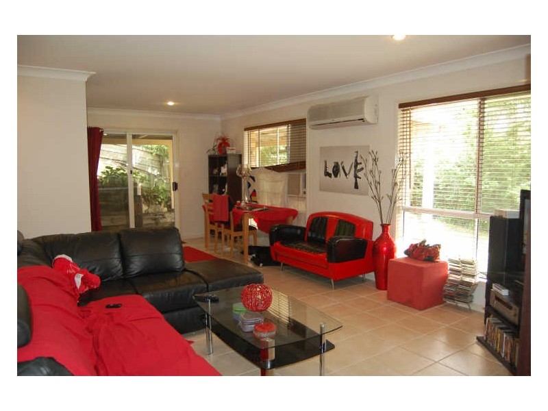 35 Leighton Drive, Edens Landing QLD 4207