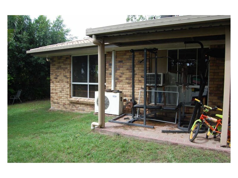 35 Leighton Drive, Edens Landing QLD 4207