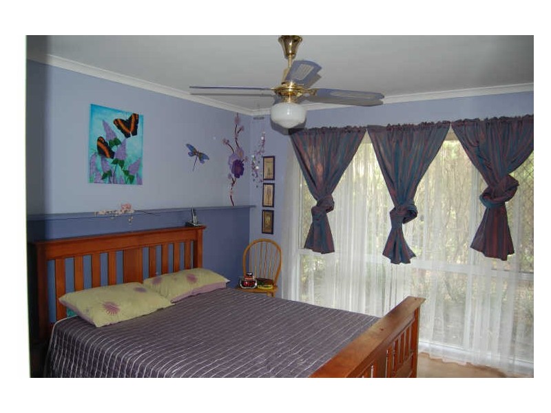 98 Barossa Street, Kingston QLD 4114