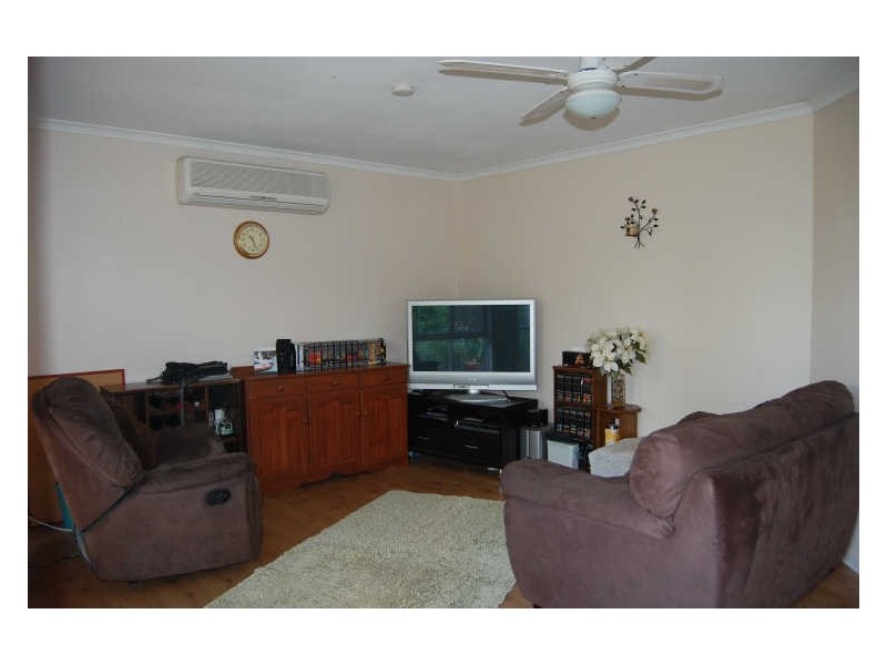 98 Barossa Street, Kingston QLD 4114